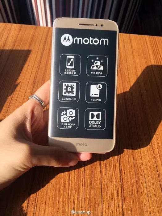 new-images-of-the-motorola-moto-m-and-the-retail-box-surface-3